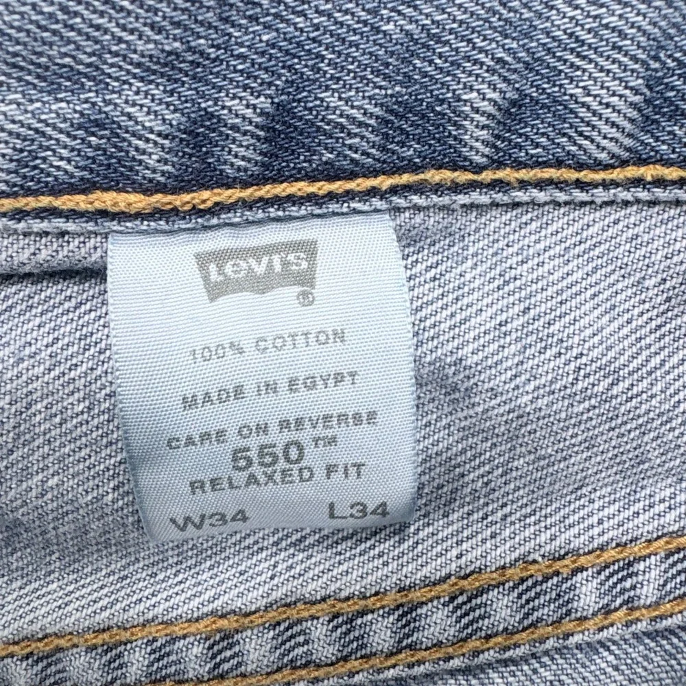 Vintage Y2K Levi's 550 Relaxed Fit Jeans Mens 34x34 Light Wash Blue Tapered Leg